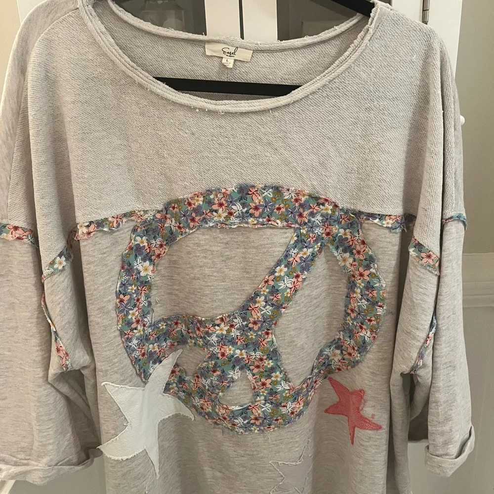 Easel Floral Peace Sign Lightweight Patchwork Oversized Sweatshirt - Picture 3 of 9